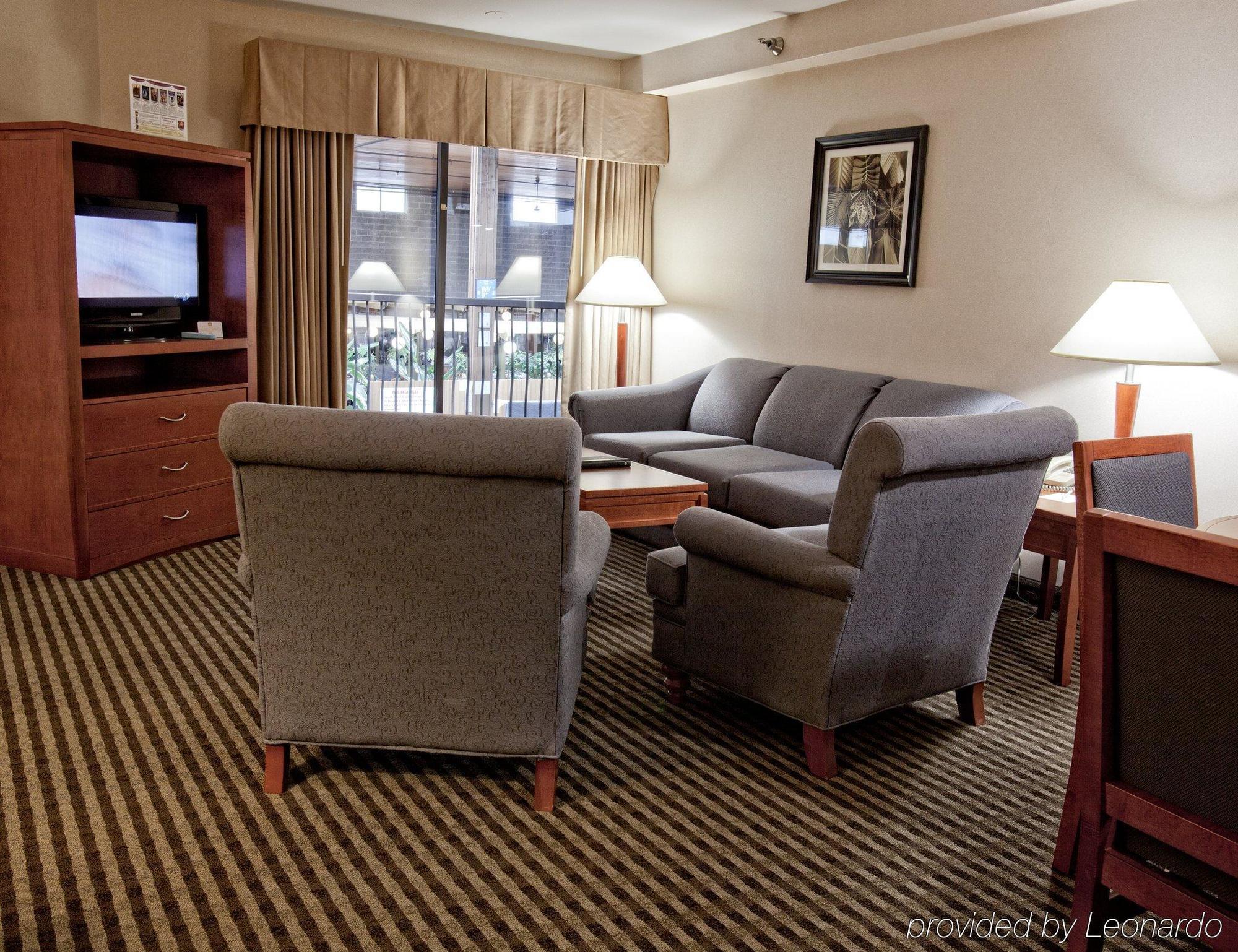 Surestay Hotel By Best Western Chilliwack Room photo